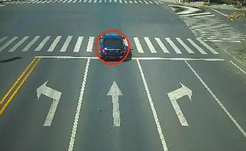 車輛進出環島時需要打轉向燈嗎?